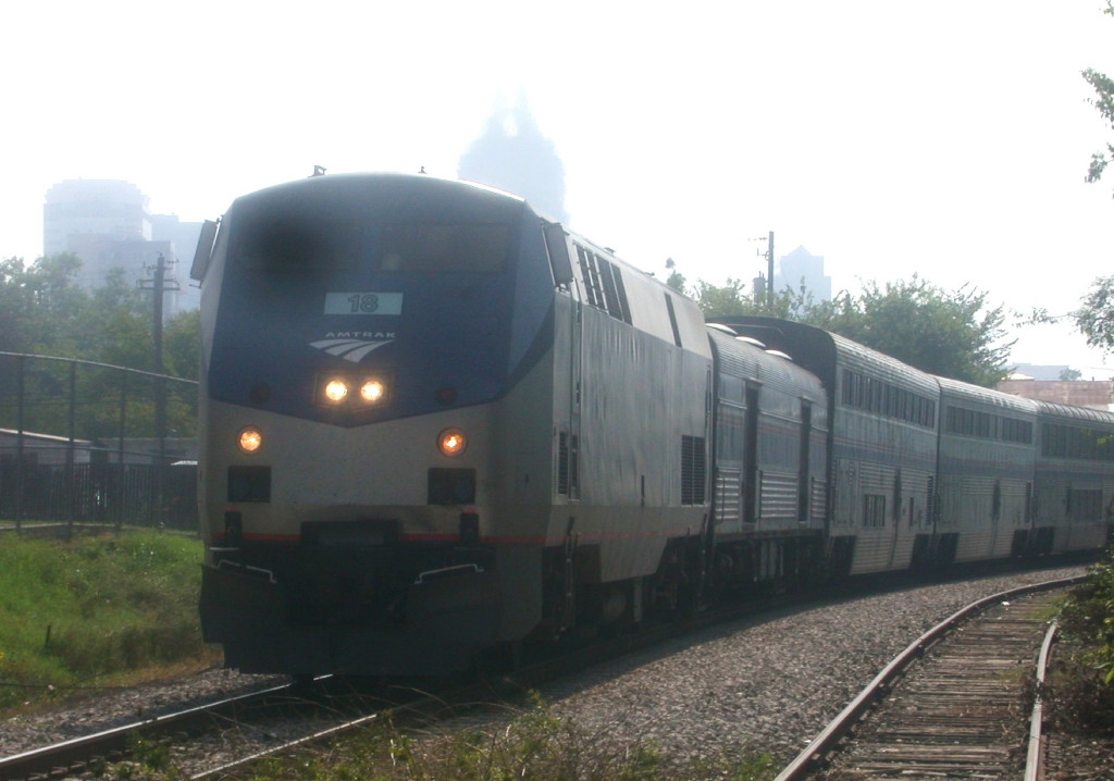 AMTK 18  20Sep2004  NB Train 22 (Texas Eagle) at approaching the Orchard Street grade crossing